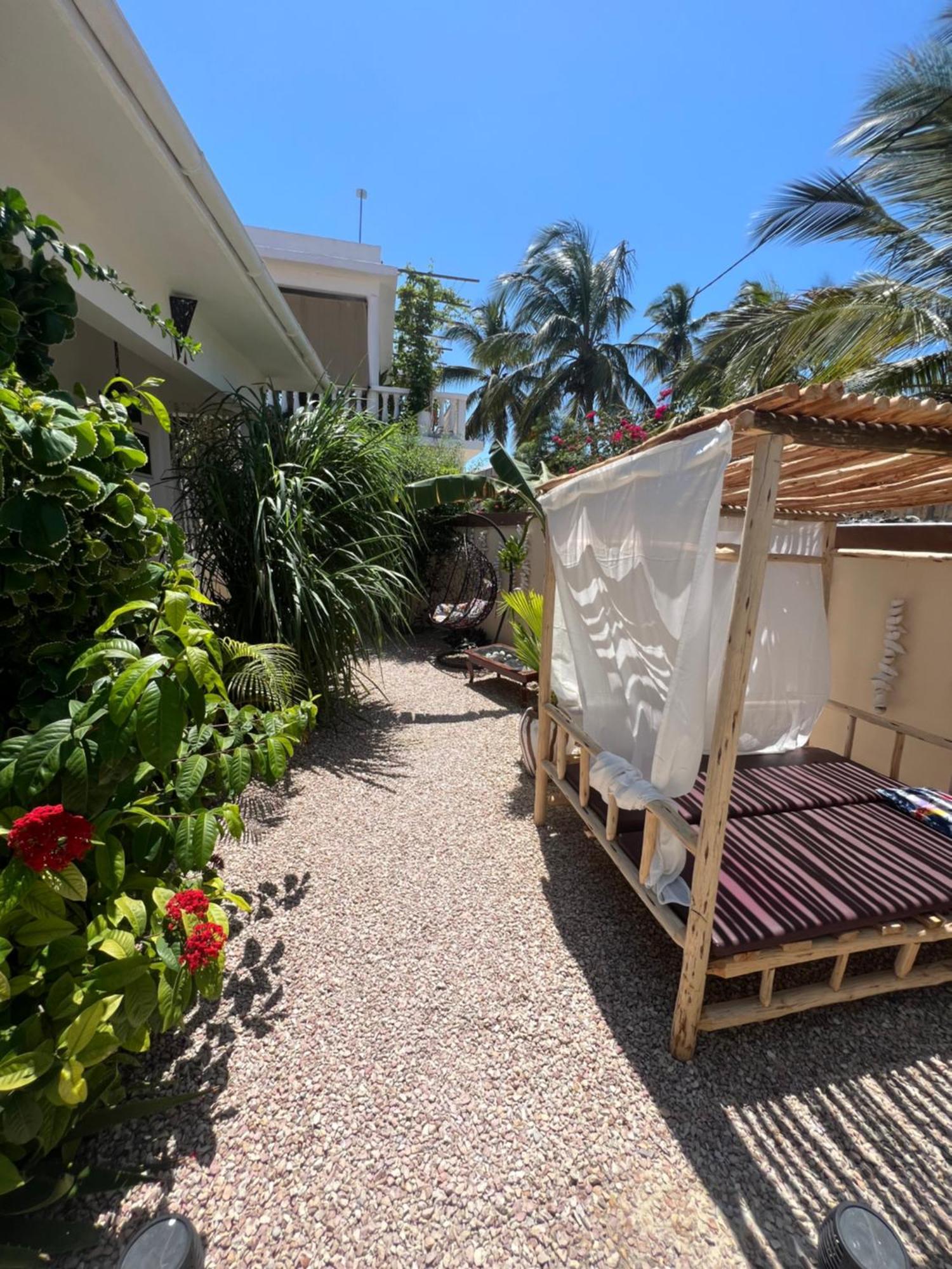 גאמביאני Gadea Boutique Hotel& Gadea Garden Italian Restaurant (Adults Only) מראה חיצוני תמונה